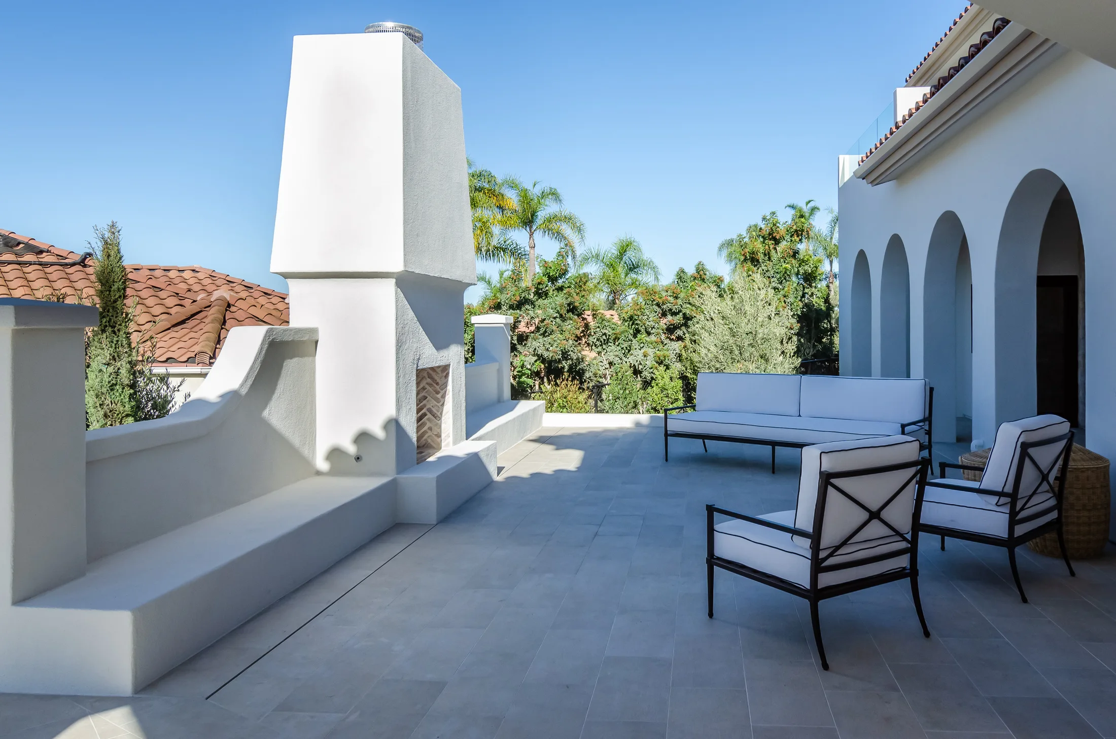 Hillside Estate — outdoor living detail 19